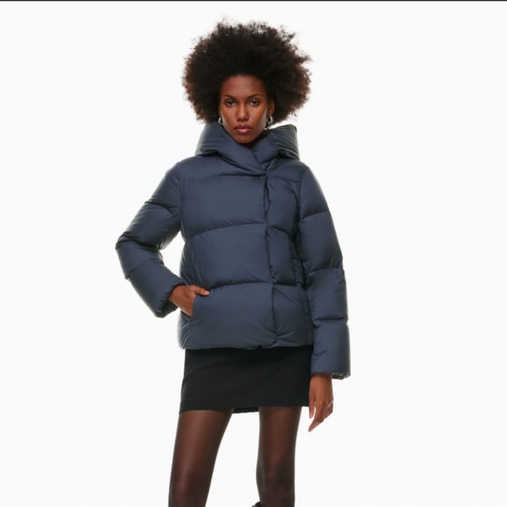 Aritiza Babaton Puffer